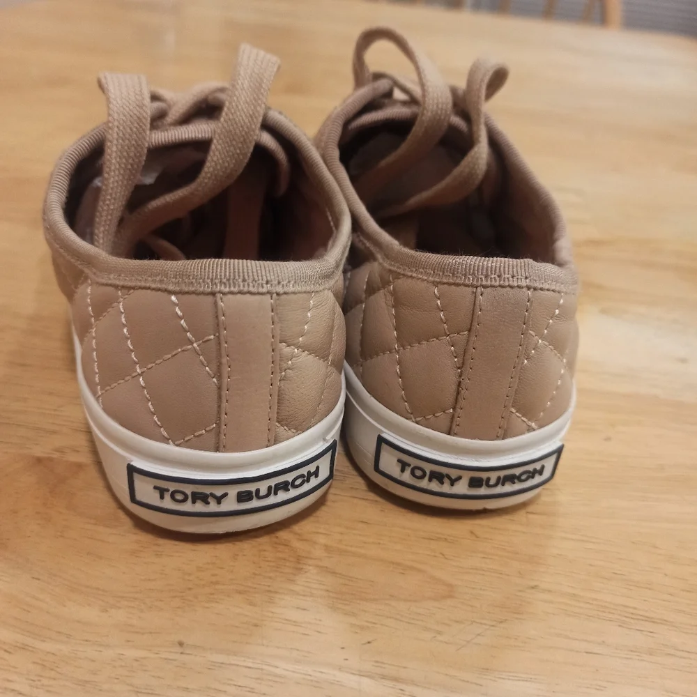 Tory Burch Bryant Sneakers Beige Quilted Leather Size 6 - Picture 4 of 16